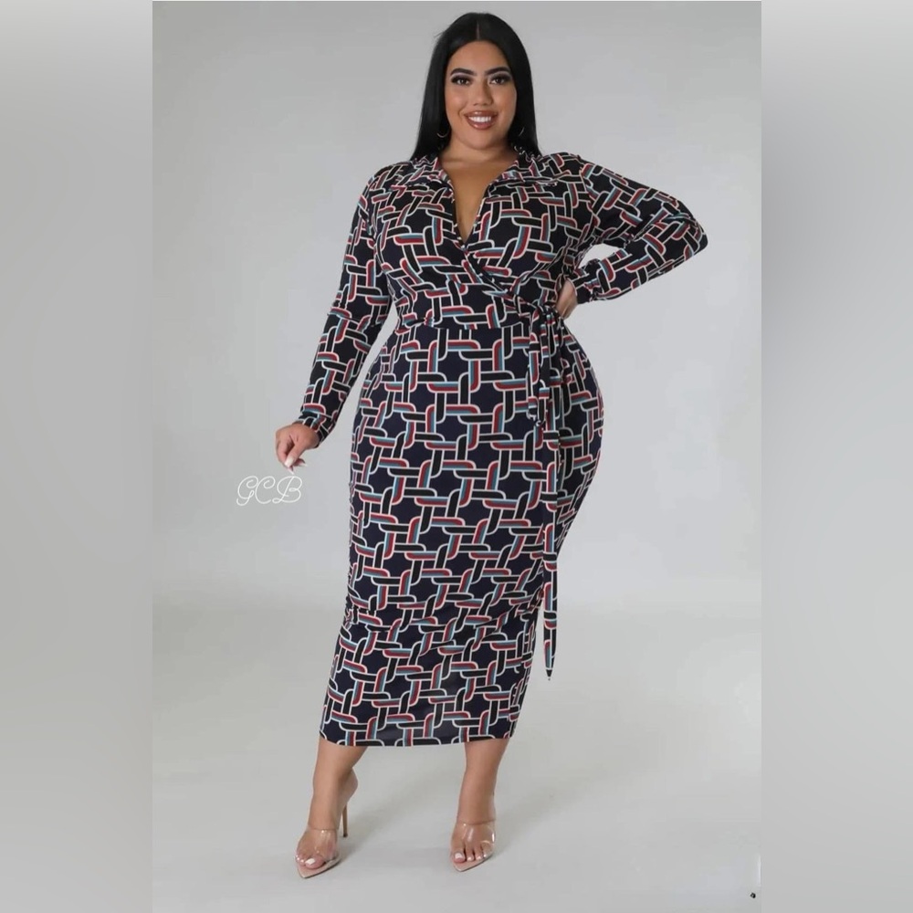💃 Stylish V Neck Plus-Size Dress! 💃